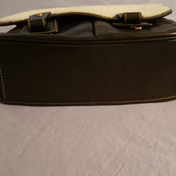 NWOT Dooney and Bourke with Shearling Crossbody - Picture 5 of 8